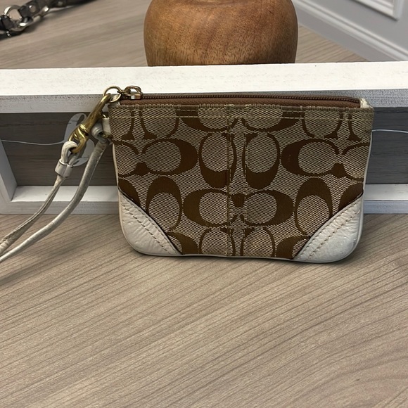 Coach Handbags - Coach wristlet